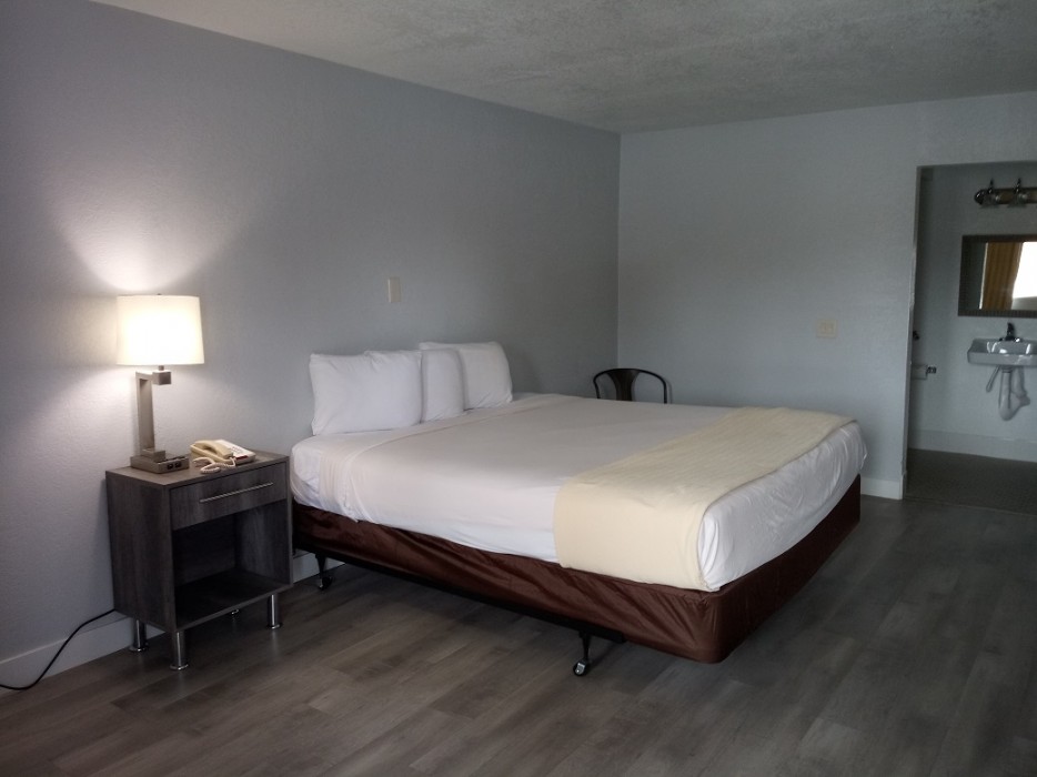 E-Z 8 Motel Old Town | LOWEST RATES at our San Diego, California Hotel
